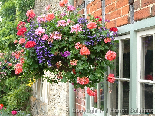 Hanging basket Lacock